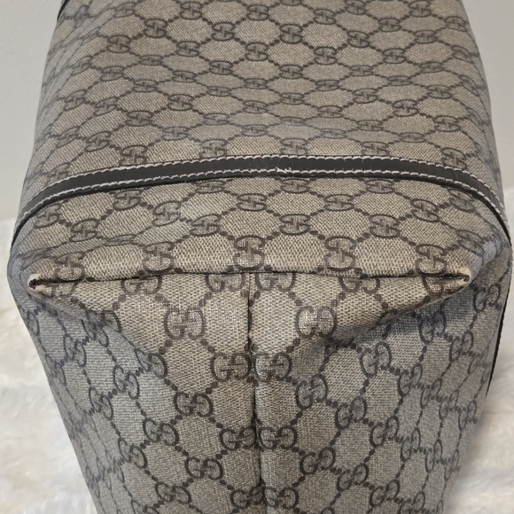 Gucci GG Supreme Medium Joy Tote Bag - Picture 11 of 16